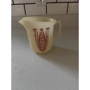 Vintage Tupperware 2 Cup Measuring Pitcher Pour Raised Red Letters - #134-2